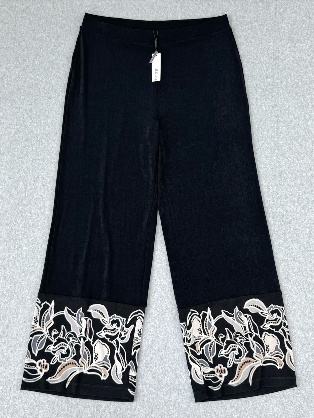 Chicos Travelers Pants Womens Size 2T Large Tall Black Wide Leg Border Print NWT